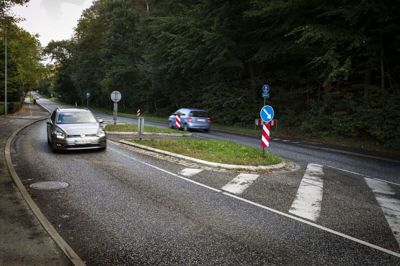 Den fartsænkning, en gruppe borgere ønsker på Randersvej i Ry, er kommet tættere på at blive til realitet. Der er dog lang vej hjem. Foto: Martin Ballund
