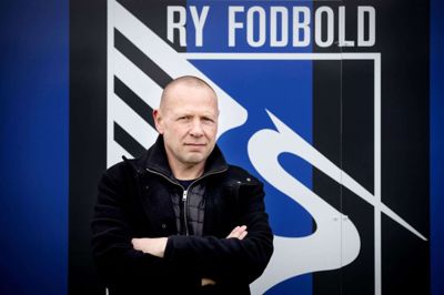 Da Torben Larsen begyndte i Ry Fodbold, hed klubben Ry Sportsklub og spillede i rødt. I dag er farverne sorte og blå - præcis som den italienske klub Inter, noterer Torben Larsen sig.