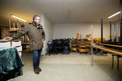 Gunner Andersen er teknisk serviceleder på Mølleskolen i Ry - og er netop blevet hædret af Ry Borgerforening for altid at være klar til at hjælpe de foreningsfolk, der benytter skolen.Foto: Jakob Stigsen Andersen
