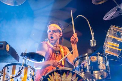 Eddi Jarl fra Gl. Rye har spillet med Lars Lilholt Band siden 2014. Fredag spiller bandet på Smukfest.Foto: Flemming Ege