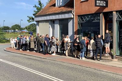 Fredag klokken 10 begyndte ophørsudsalget i Ry Bolighus, der lukker efter 134 år.
