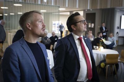 Thomas Cordtz (tv) og Frands Fischer kan i forlængelse af en ny erhvervspolitik i samarbejde med ErhvervSkanderborg rykke hurtigt på virksomheders udfordringer.