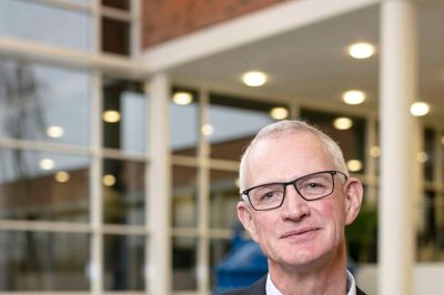Lars Kudsk, finansdirektør i AVK Holding, glæder sig over opkøbet af to virksomheder i henholdsvis Spanien og Frankrig.