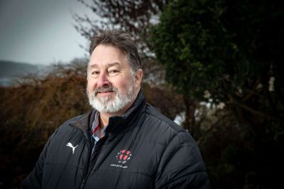 I onsdagsavisen var der en artikel omkring Kuno Danielsens (billedet) skifte til Danmarksdemokraterne fra Dansk Folkeparti. »Der hvor det går galt for mig er, at jeg tidligere i samme avis læser om DF'eres afvisning af budgetforliget, og det netop er endnu en grund til, at Kuno er skiftet til DD,« skriver Morten Nielsen i læserbrevet her.