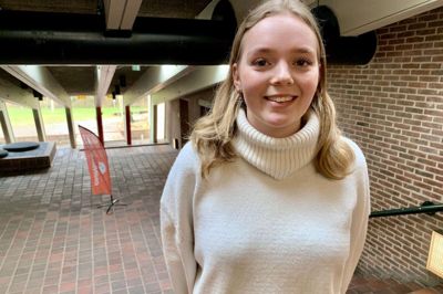 19-årige Esther Magnussen fra Ry har været en del af Skanderborg Gymnasium og Skanderborg Kommunes trivselsforløb. Det var en stor succes, og forløbet får en stor anbefaling med fra Esther.