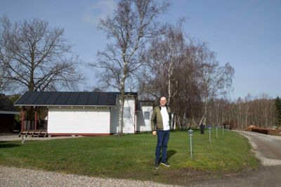 Anders Kalstrup, der sammen med Dean Jespersen drive Knudhule Badehotel, på den grund, hvor hotellet udvider med et kombineret mødelokale og værelse.