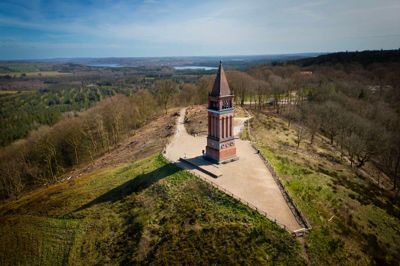 Himmelbjerget kommer til at spille en vigtig rolle i helhedsplanen for Ry by, efter Skanderborg Kommune sidste år købte grunden ved det tidligere Hotel Julsø og Hotel Himmelbjerget.