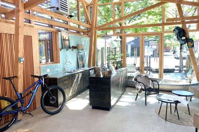 Den tidligere café i Torvehallen i Ry bruges nu til at promovere turisme i Skanderborg Kommune. Det lykkes faktisk ganske fint.