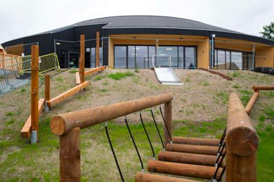 Der mangler stadig lidt, før Gl. Ryes nye børnehus er helt færdigt, men i går blev Børnegården Bison indviet.