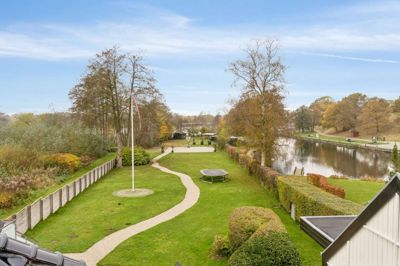 Den nederste del af haven på Kyhnsvej er udlagt til erhverv, da Ry Turistbåde tidligere er drevet fra adressen. Foto: Lilienhoff