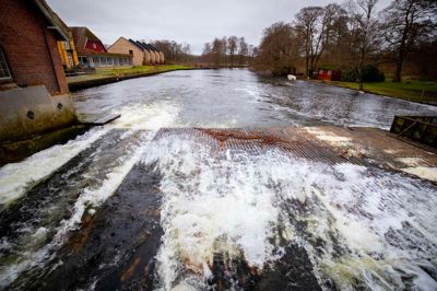 Ifølge et krav fra EU skal der skabes bedre passageforhold for fisk ved Ry Mølle. Skanderborg Kommune har nu fået bevilliget 3,5 millioner kroner til en forundersøgelse af, hvordan projektet kommer i mål.