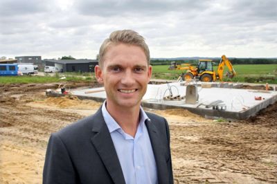 En solcellepark eller en stor vindmølle kan får hushandlerne i området til at gå i stå - eller udløse store værditab, siger Morten Elmgaard, indehaver af Home i Ry og Skanderborg.