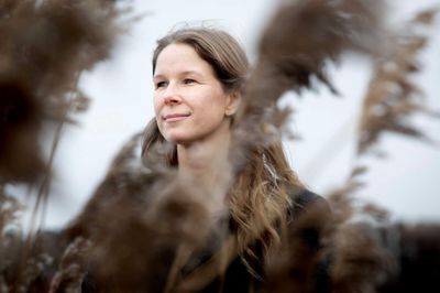 Vi står overfor en ny virkelighed med et voldsommere og vådere klima. Det er vi nødt til at indrette os efter, samtidig med at vi begrænser udledningen af CO2 til atmosfæren, fortæller 37-årige Liv La Cour.