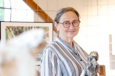 Forkvinde for Aulum Kunstforening Ulla Jul Sørensen glæder sig over, at foreningen har modtaget støtte fra Møllepengene.