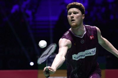 Anders Antonsen spillede ikke karrierens bedste kamp torsdag i Kina, men han er alligevel som eneste dansker klar til kvartfinalerne. (Arkivfoto).