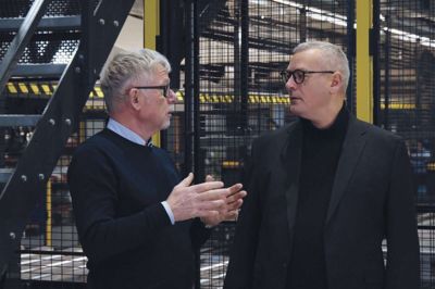 De nuværende ejere af automationsvirksomheden AB Inventech A/S, stifter Arne Bech (t.v.) og CEO Niels Kirkegaard. Foto: PR-foto