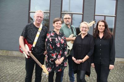 »Et lille band« spiller i Mosaikken på lørdag.