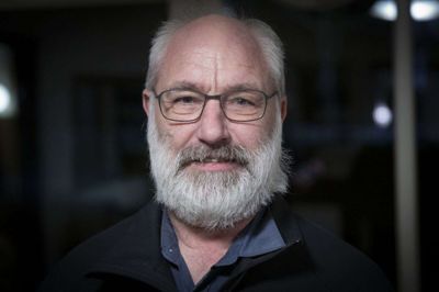 Jens Kristian Christensen, 64, Thorning: -Jeg skal se om politikerne kan finde ud af at overholde det, de siger, og som de har lovet. Jeg er borgerlig.