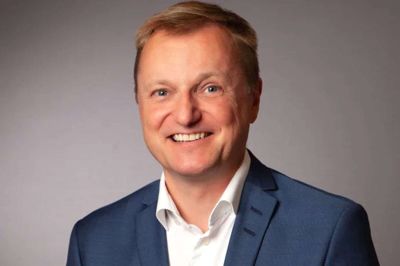 Peter Trillingsgaard, der er kommunikationsdirektør hos Grundfos, oplyser, at Grundfos gør alt, hvad man kan for at hjælpe de 30 medarbejdere i Ukraine.
