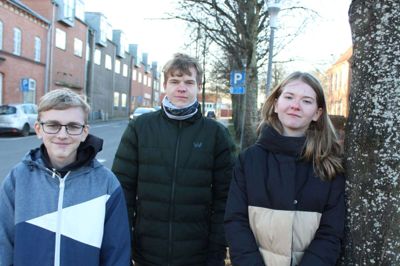 Christian Smedegaard Andersen, Filip Virklund Martinussen og Laura Holm Jensen har sat fokus på de unges forhold i Kjellerup. Foto: Rasmus Viuff