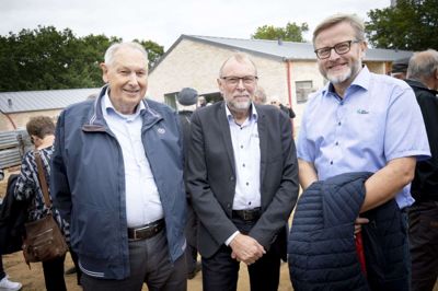Hans Erik Lund (i midten) og resten af Boligselskabet Sct. Jørgen er udsat for kritik af nogle lejere. På billedet ses også Niels Grønbæk (tv) - tidligere forretningsfører i Kjellerup Boligforening og Ole Nielsen, kommende direktør for Boligselskabet Sct. Jørgen. Foto: Jakob Stigsen Anmdersen