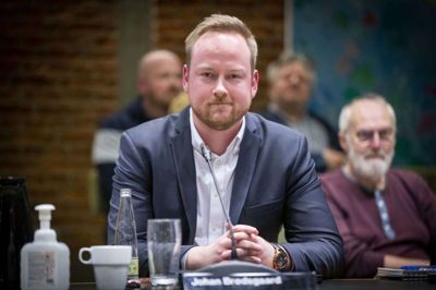 Johan Brødsgaard: Der skal være tre fyrtårne mellem de selvejende haller.