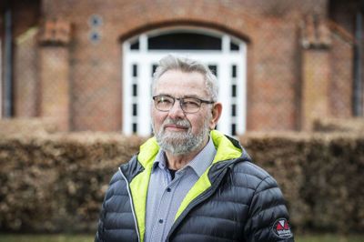 Erling Prang har boet 46 år i Thorning, men flytter per 1. april til Viborg Kommune. - Jeg har stadig mange gode venner og familie i Thorning. Så jeg slipper ikke relationen til byen, siger Erling Prang. Foto: Martin Ballund