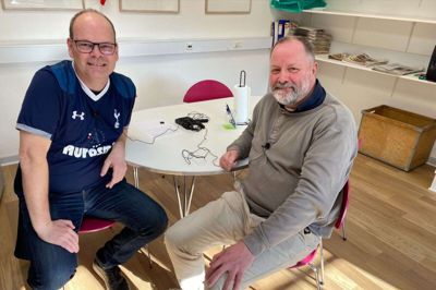 Niels og Rasmus er alene i køkkenet på redaktionen i denne uges udgave af Kjellerup Kortbølge.