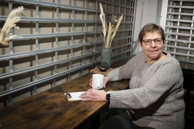Carla Christensen er parat til at åbne den nye kaffe- og vinbar om kort tid. Hun glæder sig. Foto: Martin Ballund