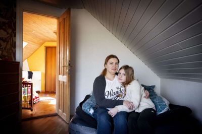 Margarita Chukanova og datteren Maria er flygtet fra Ukraine og har siden mandag boet hos Trine Melchiorsen, hendes kæreste Danni Pallisgaard og deres tre børn.