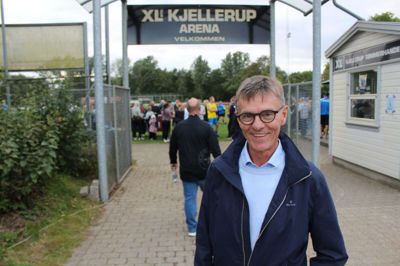 KIF-formand Evan Thorhauge glæder sig over, at medlemstallet i klubben er tilbage på normalt niveau. Til gengæld kunne klubben godt bruge lidt flere tilskuere på stadion til førsteholdets kampe. Heldigvis er der en trofast fanskare, der holder ved. Foto: Rasmus Viuff