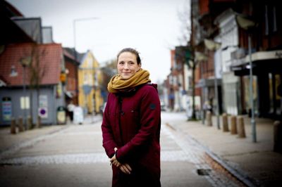 Anna Althea Knudsen fra borgerforeningen Kjellerup - Borgernes By fortæller, at foreningen lige nu arbejder sammen med en lokal udlejer om at skabe et kontorfællesskab i Kjellerup.
