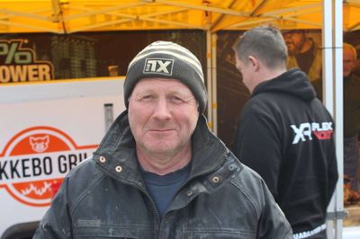 Jim Danielsen, Midtjysk Byg, FrederiksVi kører med alt i Dewalt; når det nu engang er det, man har, så er det, som man kører videre med. Vi skal da også på indkøb i dag, når vi har spist. Vi er her i dag, fordi vi er på arbejde 500 meter væk.