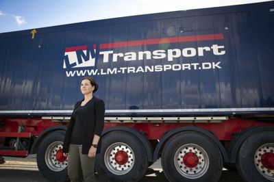 Maria Møller og LM Transport følger nøje med i, hvordan dieselpriserne udvikler sig. Priserne har stor effekt på vognmandsforretningen. Foto: Martin Ballund