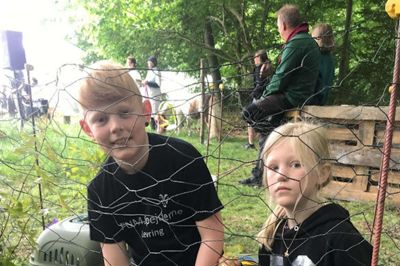 Der var ærespræmie gik til kaninen Bella, som Viktoria og William havde med.