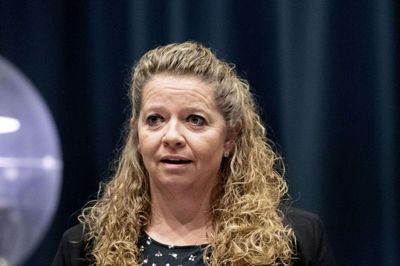 Helle Gade afviser, at hun skulle være løbet fra et løfte til tre ukrainske flygtninge-familier. Derimod oplyser hun, at Silkeborg Kommune er i kontakt med Viborg Kommune med henblik på, at de tre familier kan forenes i Viborg.