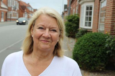 Annette Madsen mener, at forældrene til knallertkørende i Kjellerup bør tage ansvar for deres børns støj. Foto: Rasmus Viuff