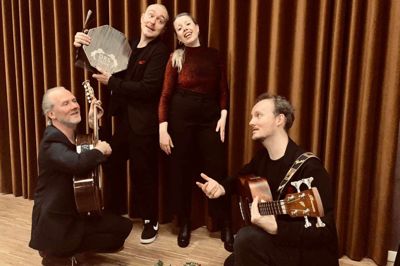 Mañana Band består af Jan Blüthgen (vokal og guitar), Rikke Rusholt (vokal, keys og percussion), Christoffer Holm (vokal og bas), Mads Pinholt (vokal, saxofon og percussion), Rasmus Sitarz (vokal og trommer).