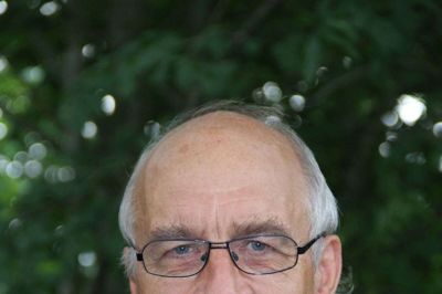 Nils Arne Iversen er død, 75 år.
