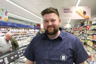 Købmand Frederik Jensen fortalte torsdag eftermiddag, at Rema i Kjellerup var på vej mod butikkens omsætningsrekord. Foto: Morten Hallstrøm