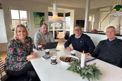 Jeannette Kvick og Kenneth Svendsen fra DASU’s rallyudvalg og de to aktive Ib Kragh og Freddy Pedersen brugte en dag i juleferien til at lægge planen for det kommende Rally Jylland. Foto: Jan Petersen.