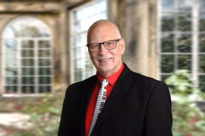 5. maj. Jørgen Sølvsten, Thorsø. 71 år. Sammen med orkestret Silverstones blev musikken i 1973 Jørgen Sølvstens levebrød. Silverstones var et af landets anerkendte bands, og de oplevede ofte at spille sammen med tidens kendte navne som blandt andre Bamse, Freddy Fræk og Peter Belli. Han komponerede senere musikken til Silkeborgvalsen, og et af højdepunkterne i hans karriere var, da han i 1982 spillede sangen til Regattafesten for 60.000 tilskuere og med tv på.