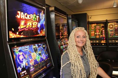 Camilla Bønding Jørgensen overtager Torvets Kiosk i Kjellerup.