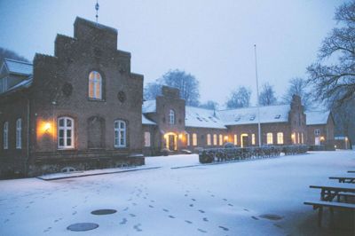 Oustruplund kan blive efterskole. Foreningen Charity kan i hvert fald samle finanseringen til projektet.
