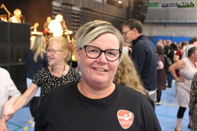 Ann Kirkegaard tror på, at der kommer 400 mennesker til klassefesten i Kjellerup.