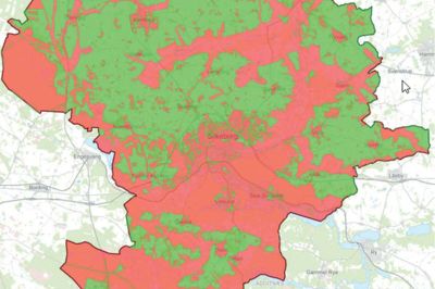 Der er planer om at lempe for, hvor der kan opstilles solcelleanlæg. Der lægges op til, at der kan søges om nye anlæg i de grønne områder. Hvis der søges, skal der opstartes en lokalplanproces, der skal belyse lokale forhold, der eksempelvis kan handle om landskabet og nettilslutnings-muligheder. Der er lige nu fire konkrete ansøgninger om solcelleanlæg.