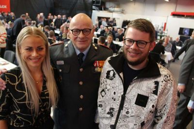 Bjarne Jørgensen med sine børn, Cecilie og Simon, som han godt ved, at han skylder meget på grund af sit arbejde. Foto: Rasmus Viuff