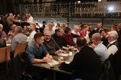 Arena Midt, hvor dette foto er taget, og andre haller skal nu have besøg af byrådets kulturudvalg. Foto: Martin Ballund