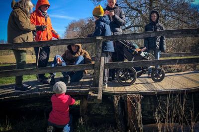 Stine Lindegaard Krogh-Meyers familie til geochaching i Krabbes Grønne Ring. Foto: Privat