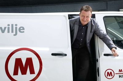 - Vi er glade for, at vi nu kan tilbyde borgerne i vores område en ny service, nemlig at vi tager deres byttepakker med retur, siger Vagn Kristensen, administrerende direktør i Samdi, der er distributionsselskabet under Mediehusene Midtjylland.